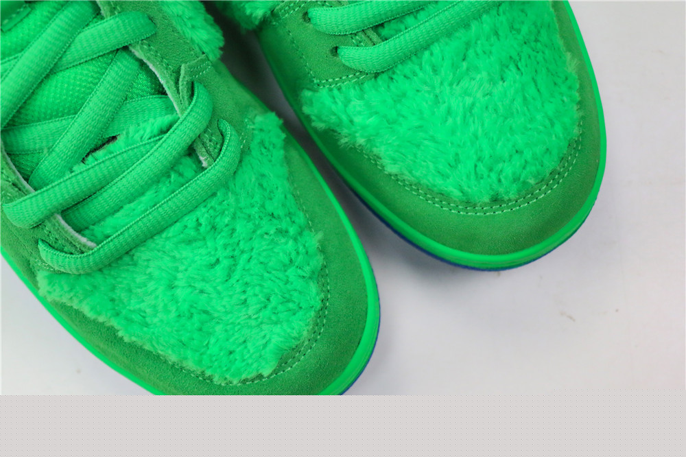 Grateful Dead x Nike SB Dunk Low Green