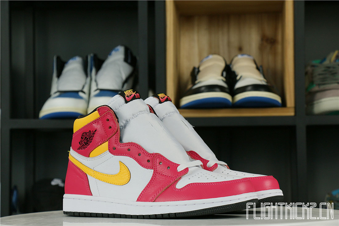 Air Jordan 1 Retro High OG Light Fusion Red