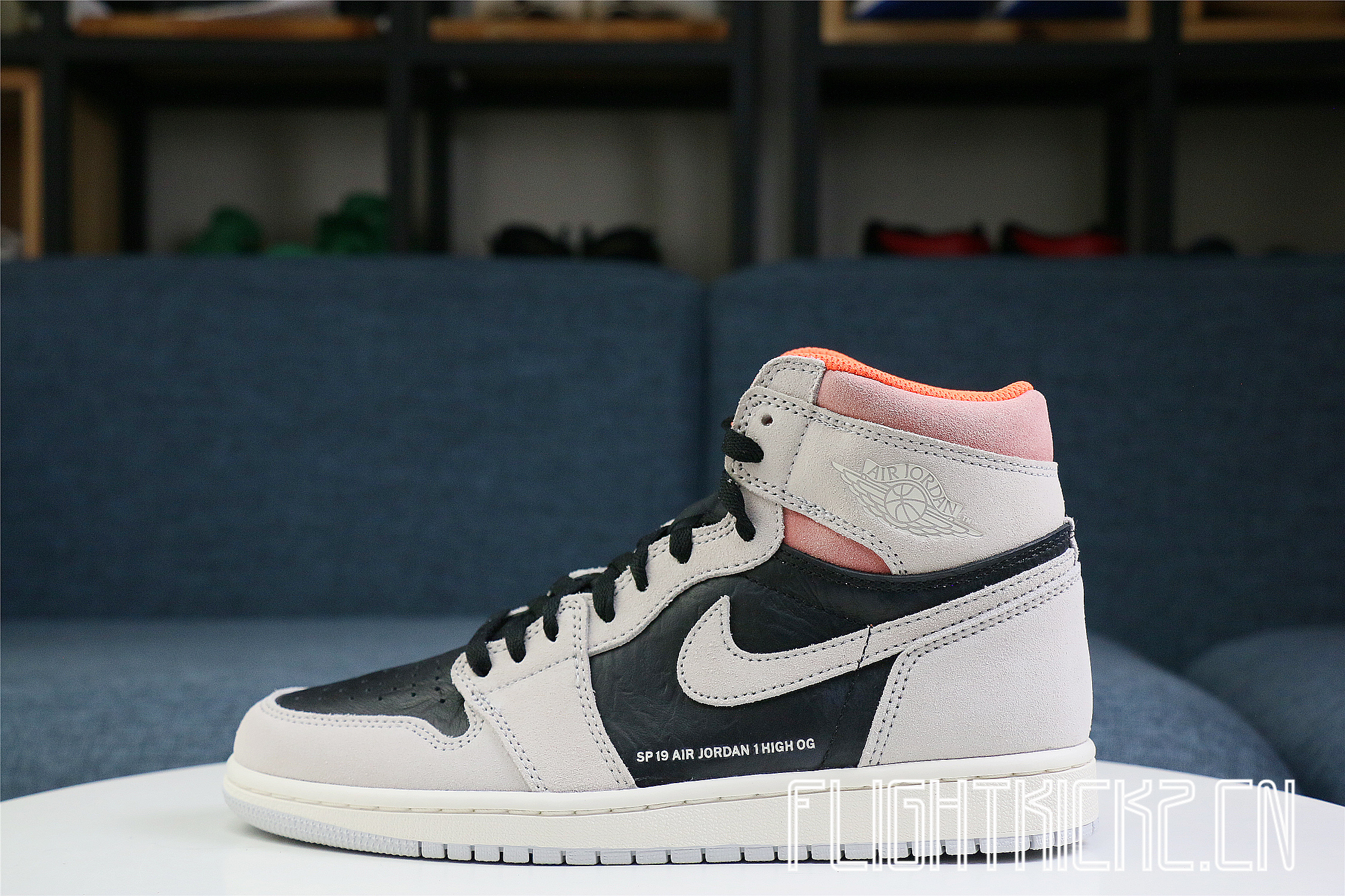 Air Jordan 1 Retro High OG Grey Crimson 2019