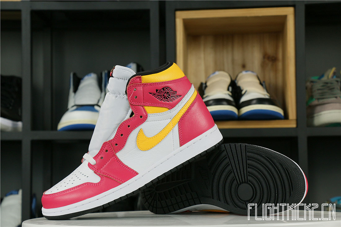 Air Jordan 1 Retro High OG Light Fusion Red