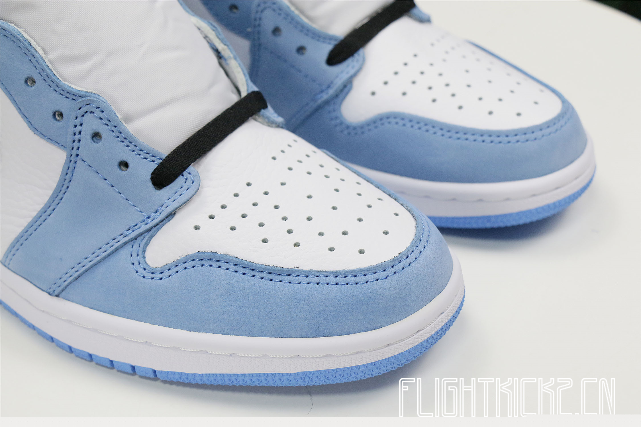 Jordan 1 Retro High White University Blue Black