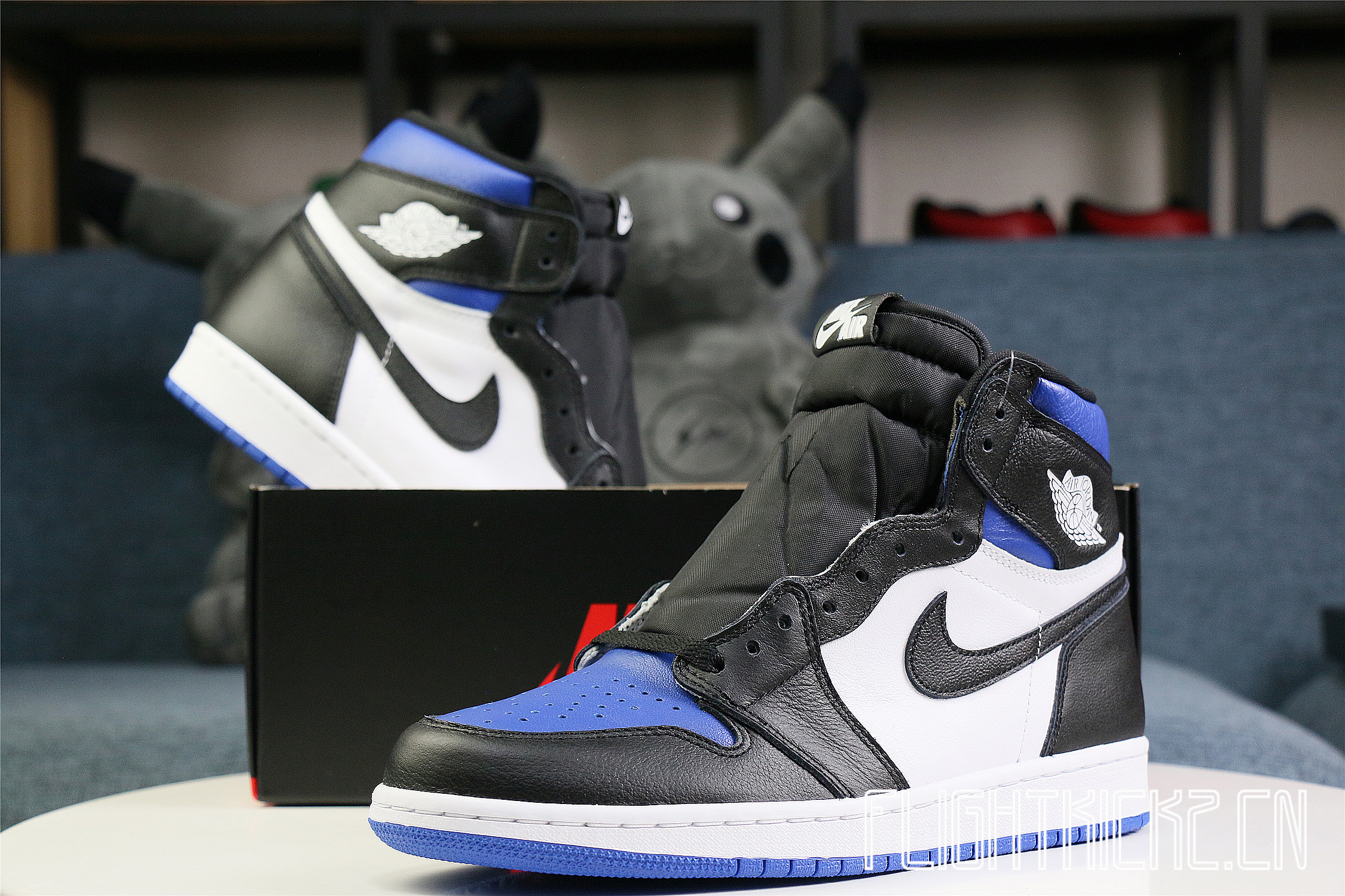 AIR JORDAN 1 Retro Royal Toe 2020