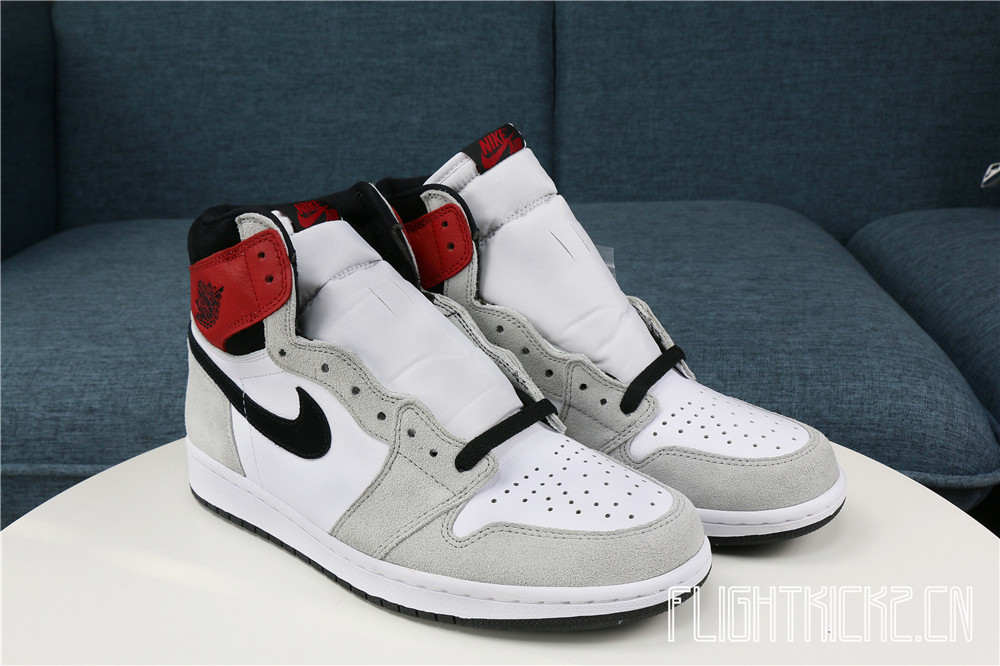 Air Jordan 1 Retro Light Grey Smoke 2020
