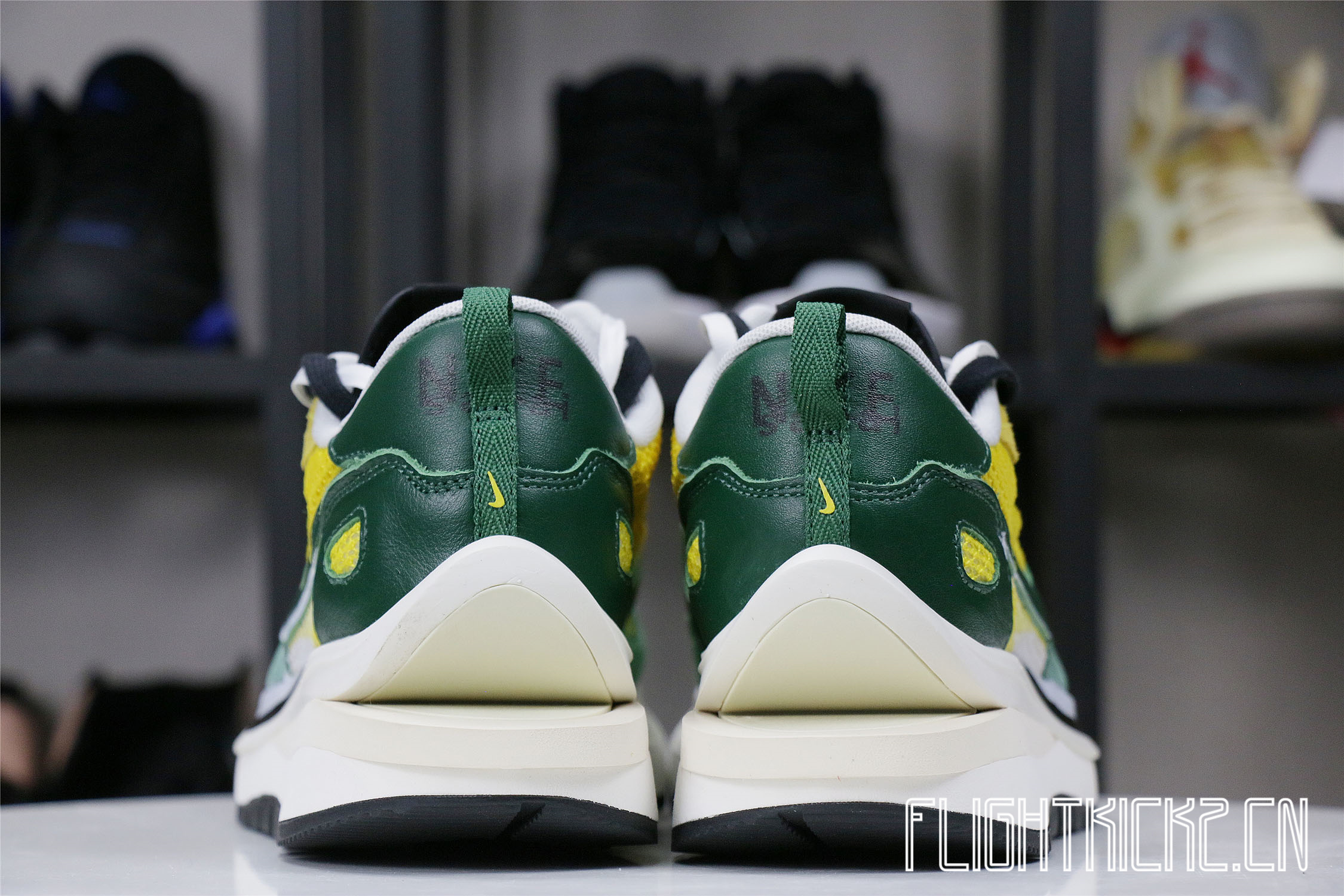 Nike Vaporwaffle sacai Tour Yellow Stadium Green (LN5 A1)