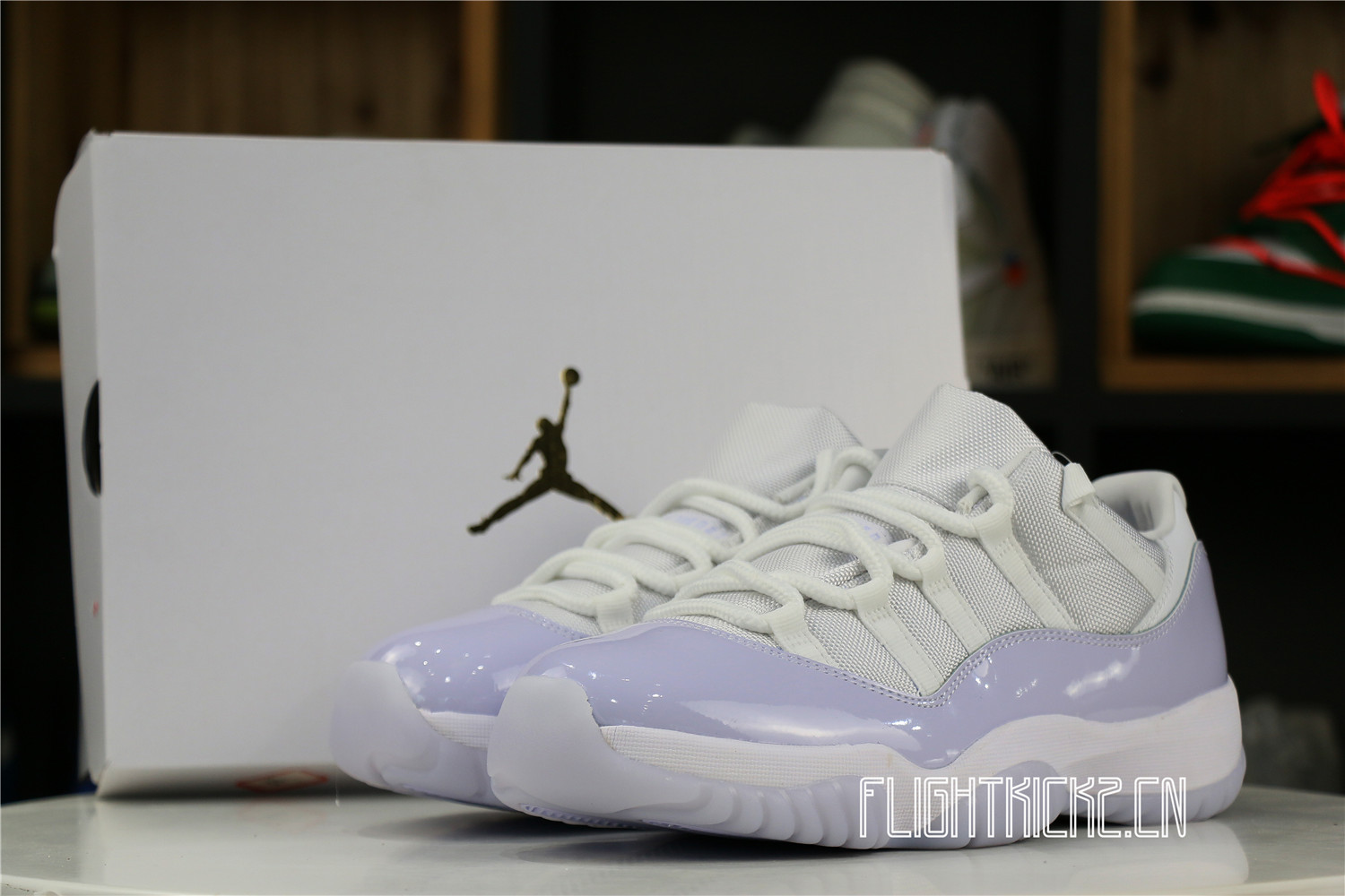 Jordan 11 Retro Low Pure Violet (W)