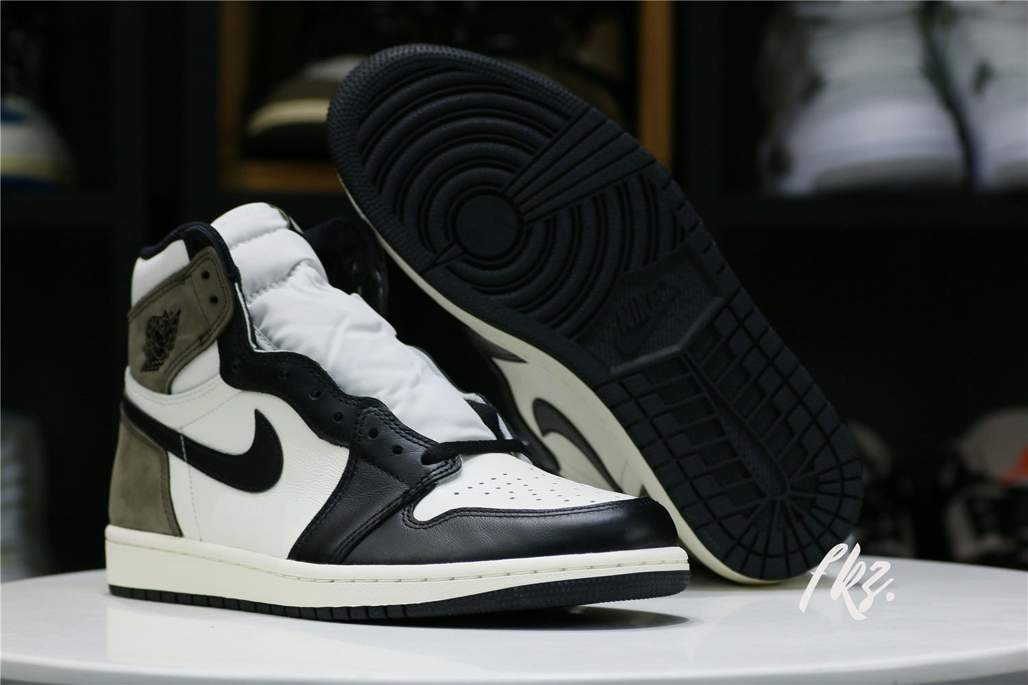 Jordan 1 Retro High Dark Mocha 2020 (LN5 A1 Batch)