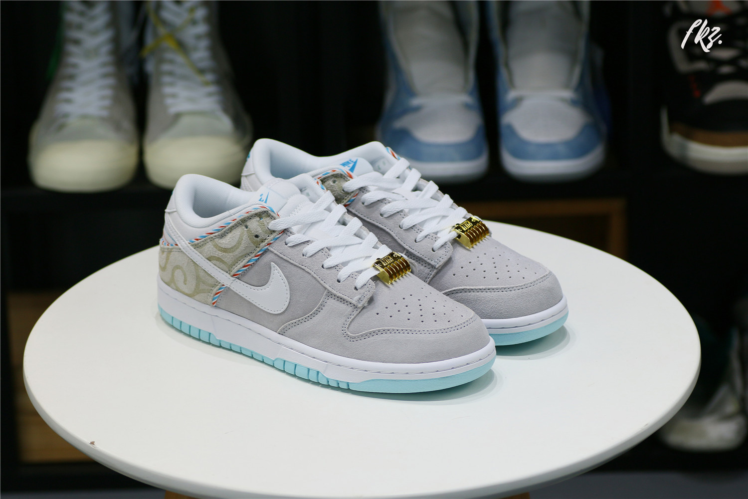 Nike Dunk Low SE Barber Shop Grey