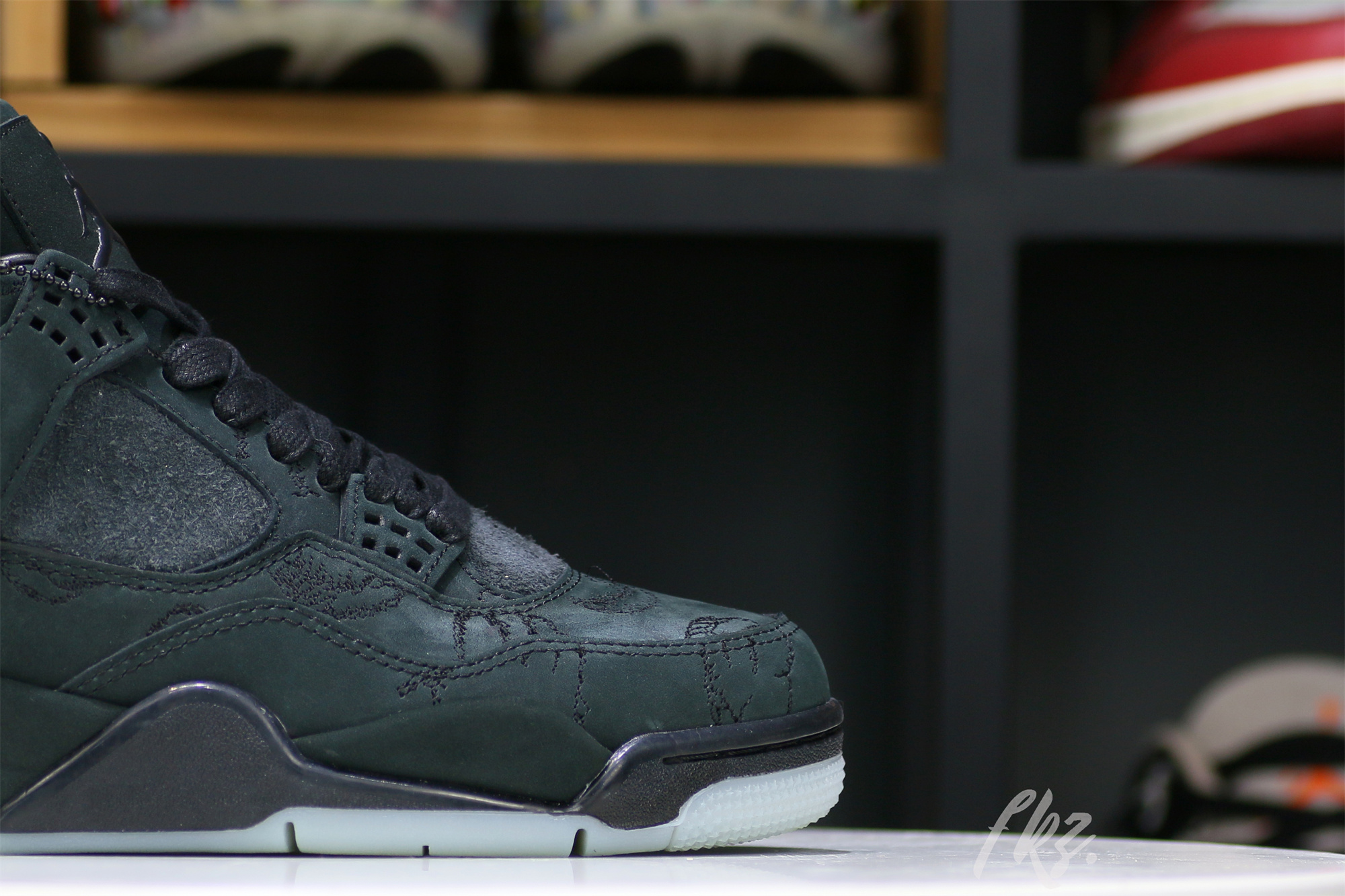 Kaws X Air Jordan 4 Retro Black 2017( Ln5 A1 Batch)