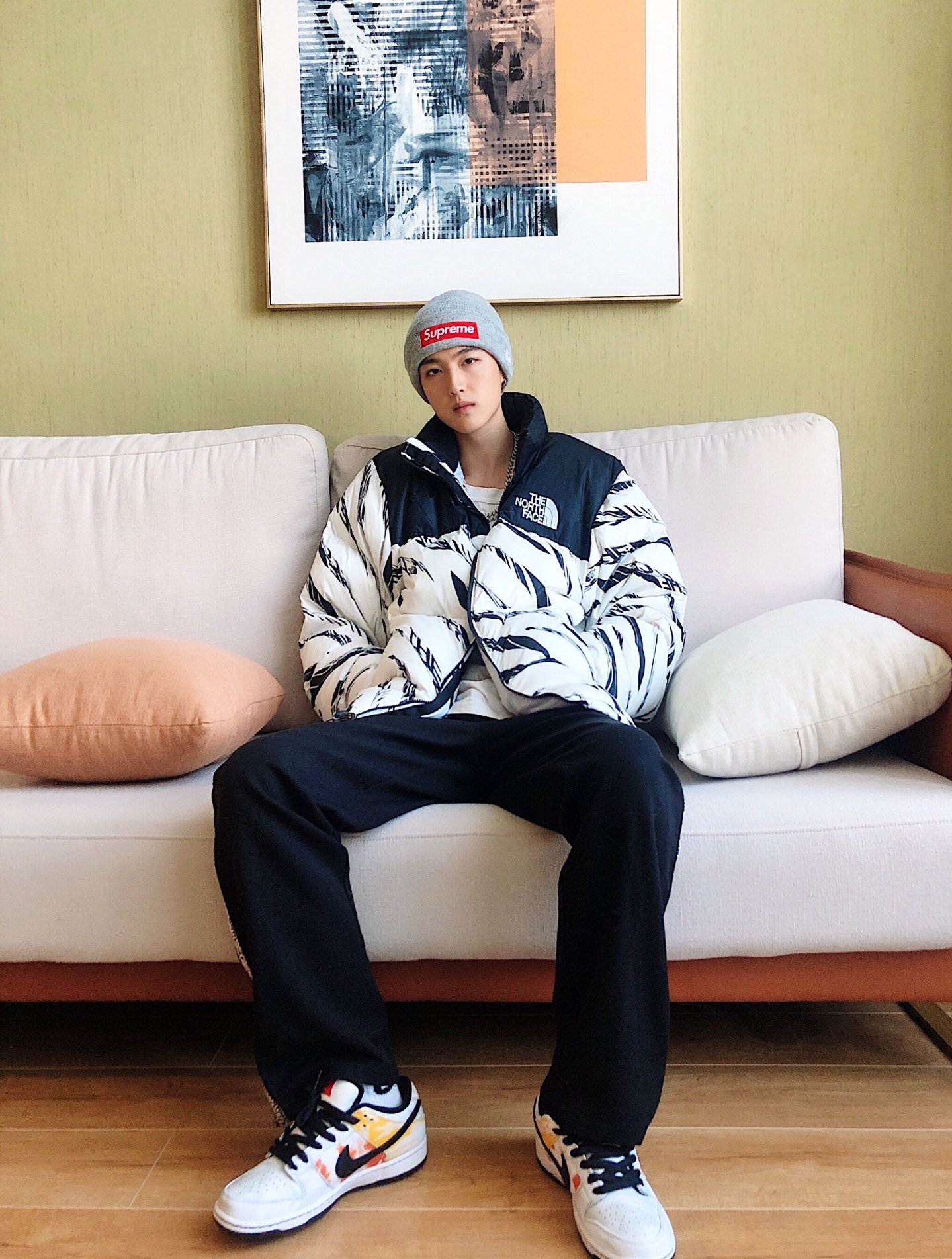 White ‘ZebraLogoPattern’ Down Jacket