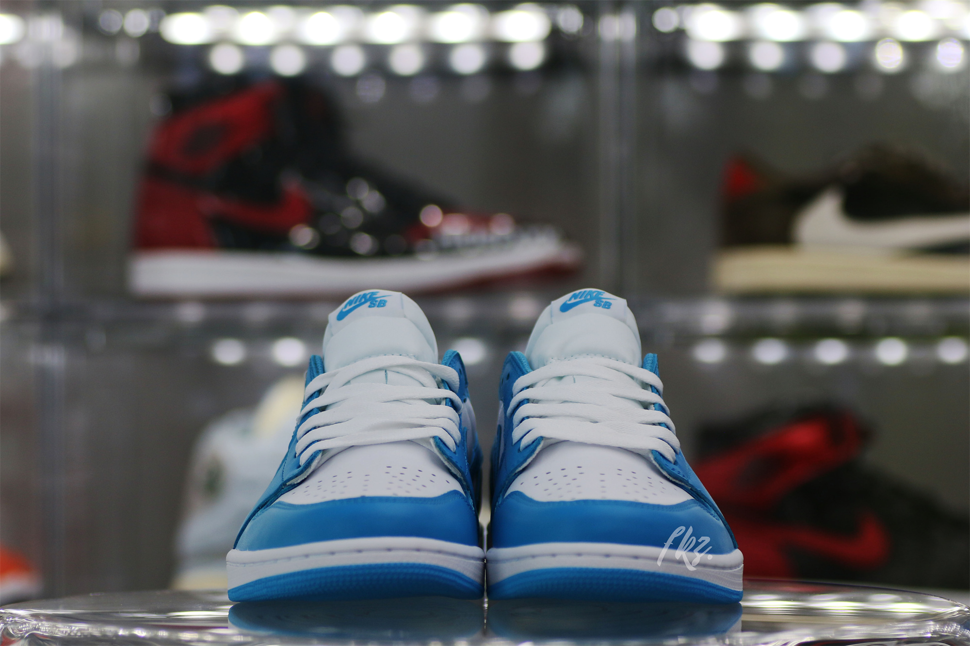 Jordan 1 Low SB University Blue UNC 2019