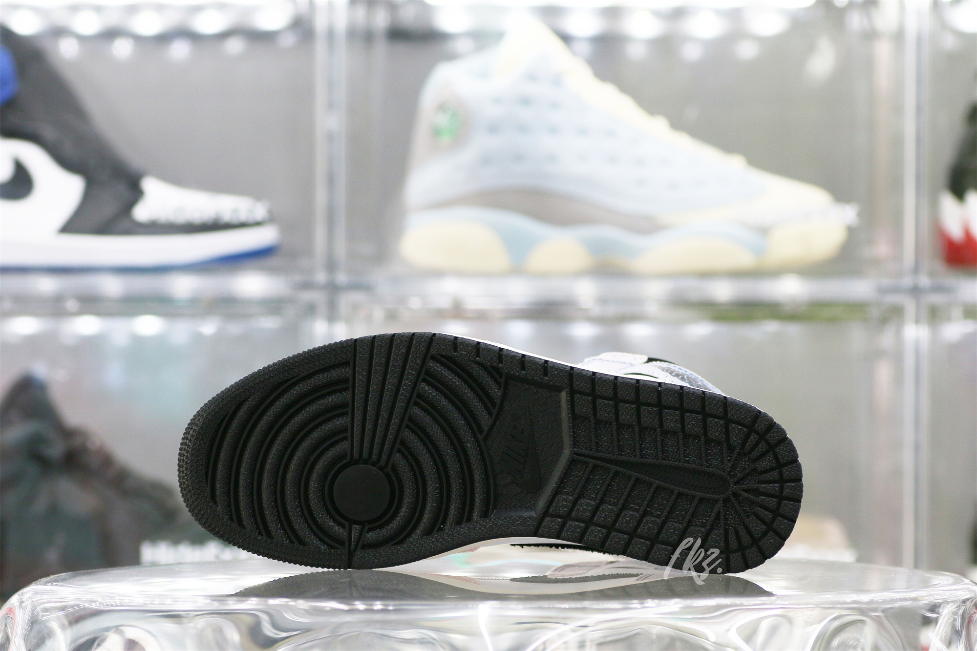 Air Jordan 1 Retro High OG Skyline