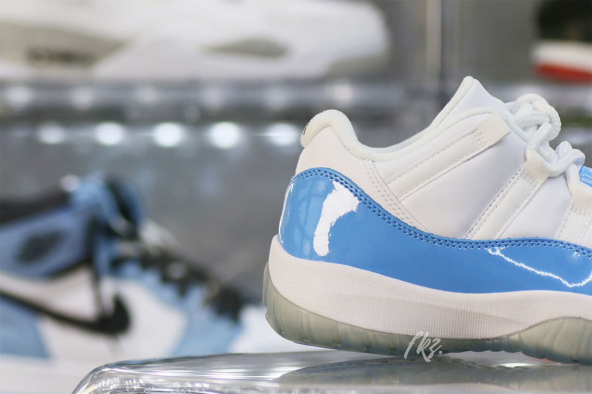 Air Jordan 11 Retro Low UNC