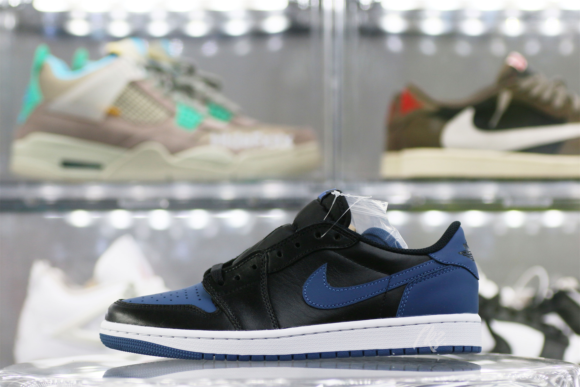 Air Jordan 1 Retro Low OG Mystic Navy