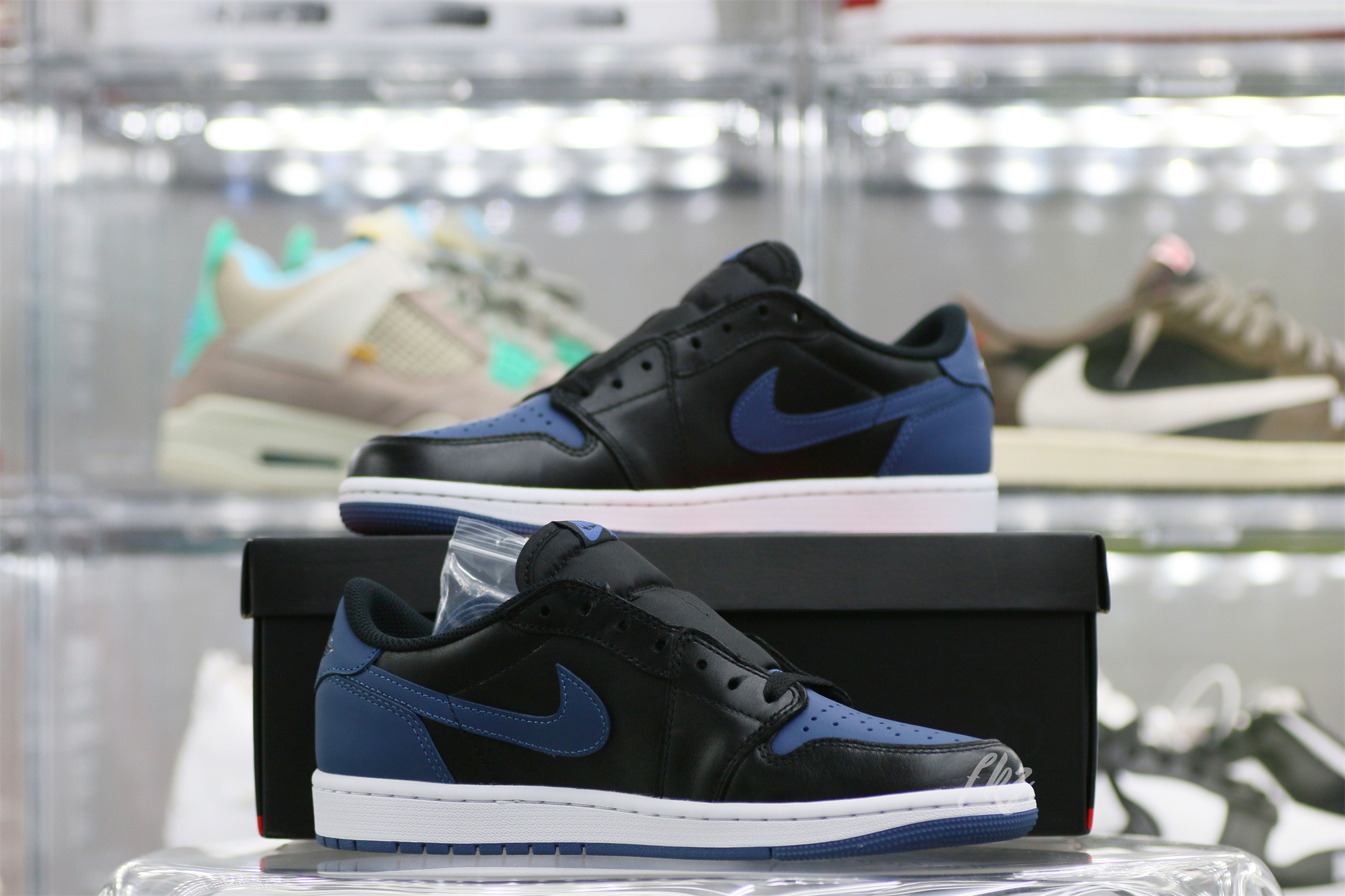 Air Jordan 1 Retro Low OG Mystic Navy