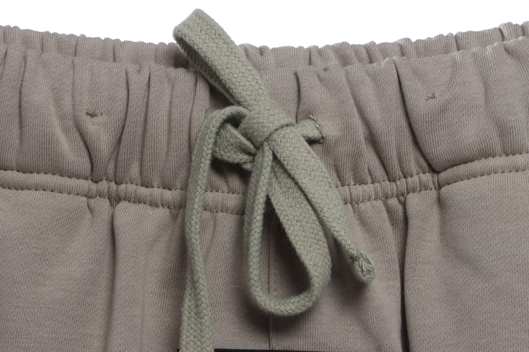 Essenti@ls Flocked alphabet shorts