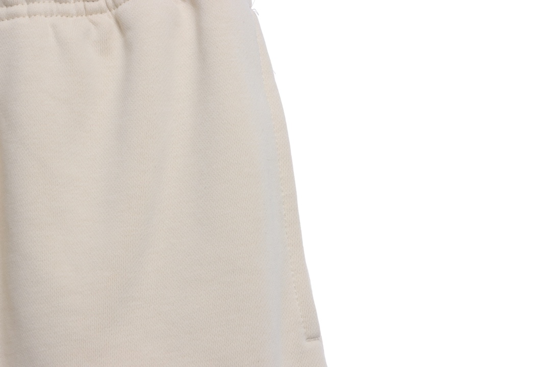 Essenti@ls Flocked alphabet shorts