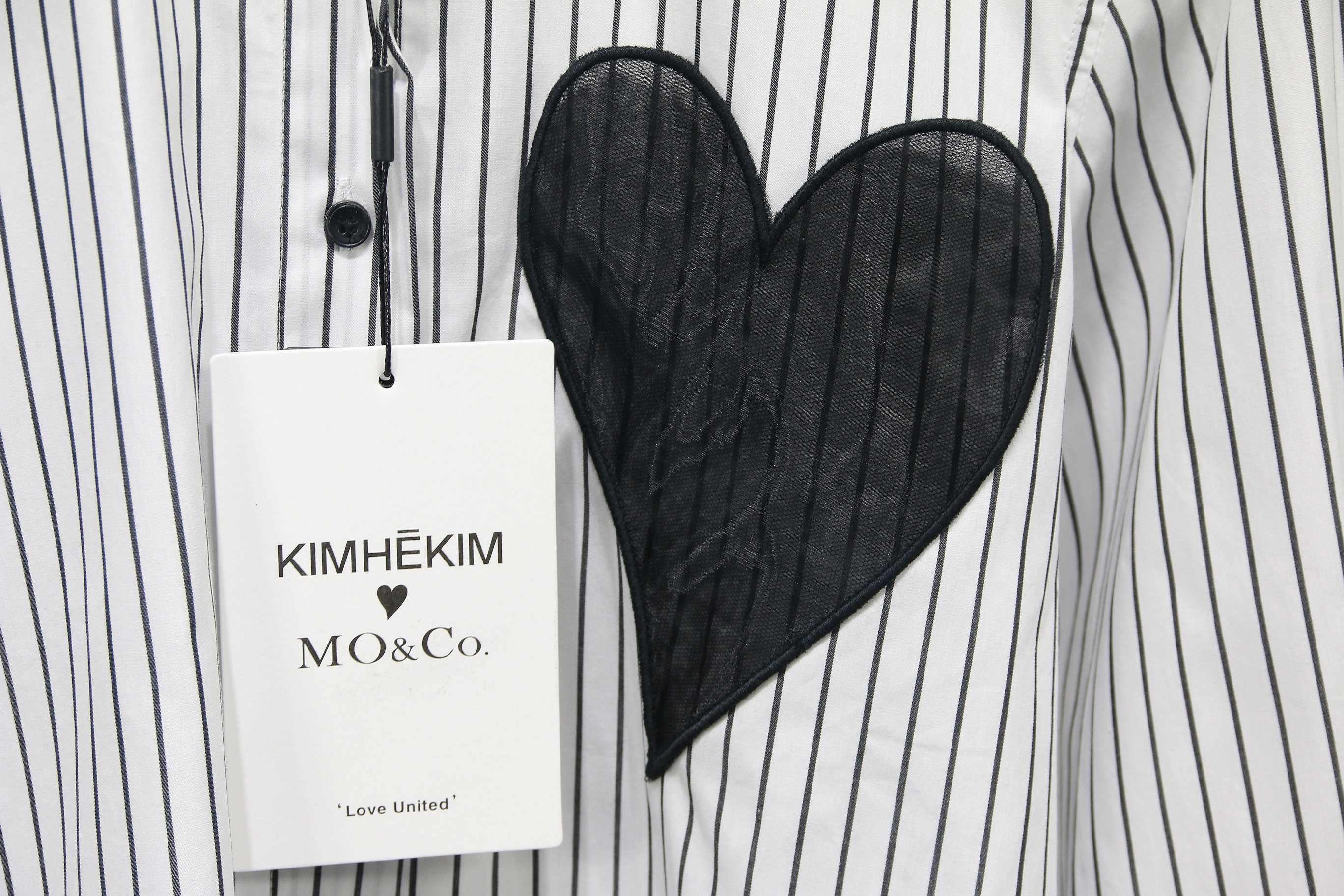 Mo&Co Joint Vertical Stripe Love Patch Shirt