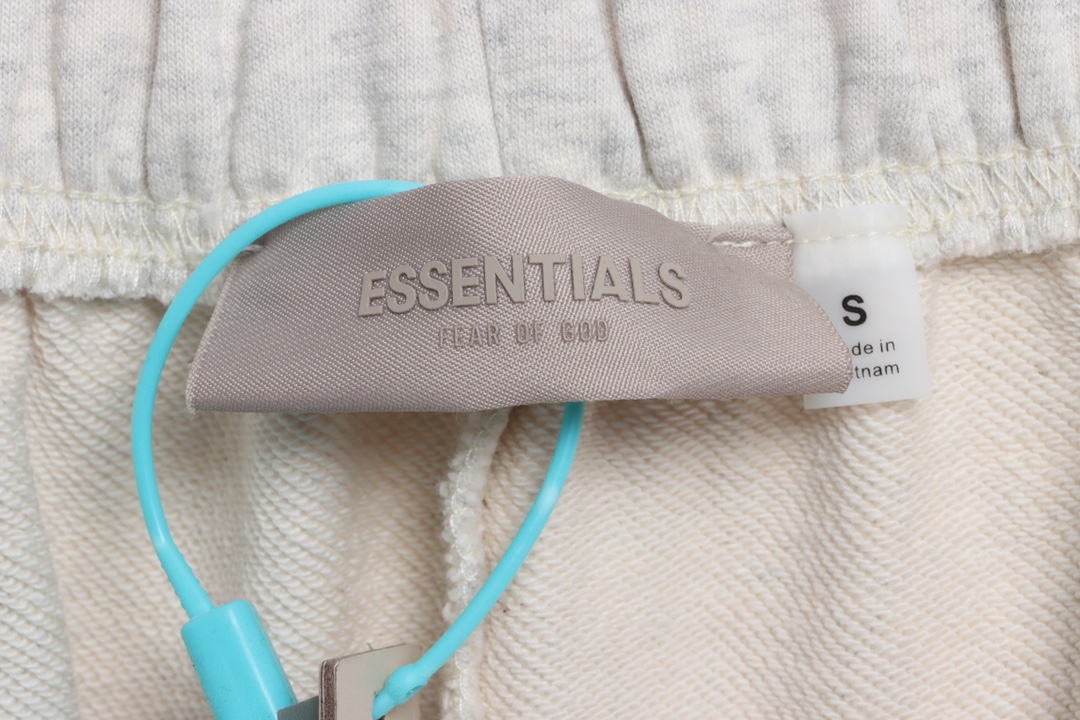 FOG Eighth Season Flocked Print Letter Shorts