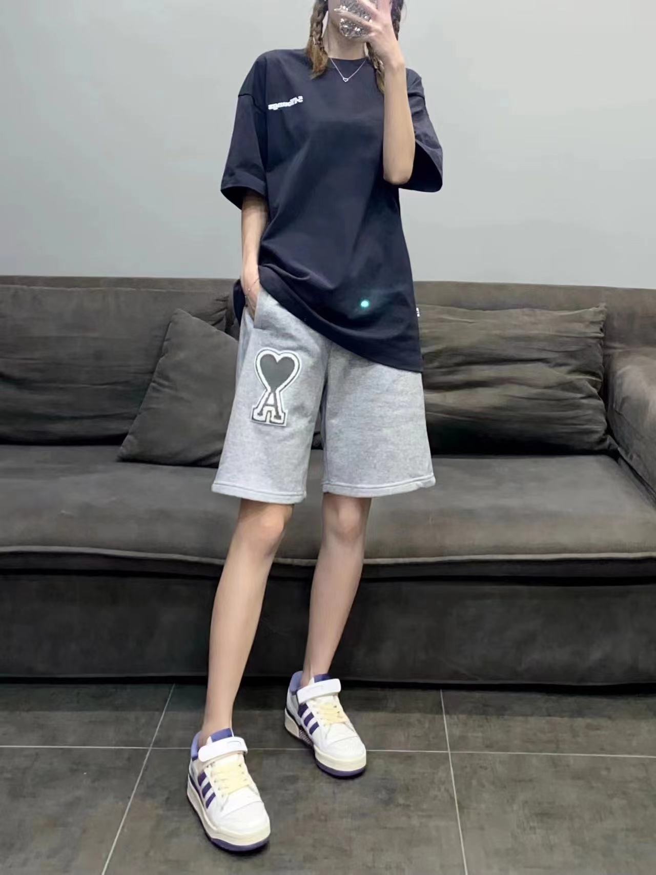 AMI 22ss heart embroidery shorts