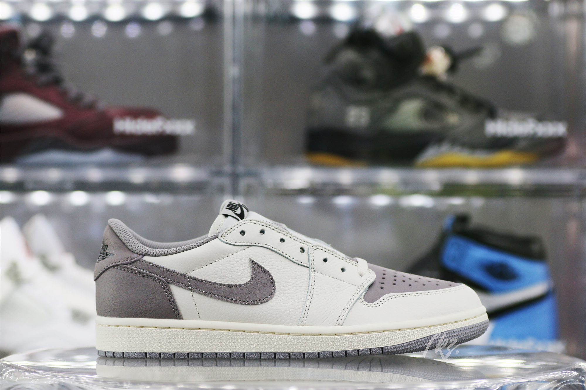 Air Jordan 1 Low OG Atmosphere Grey 2023