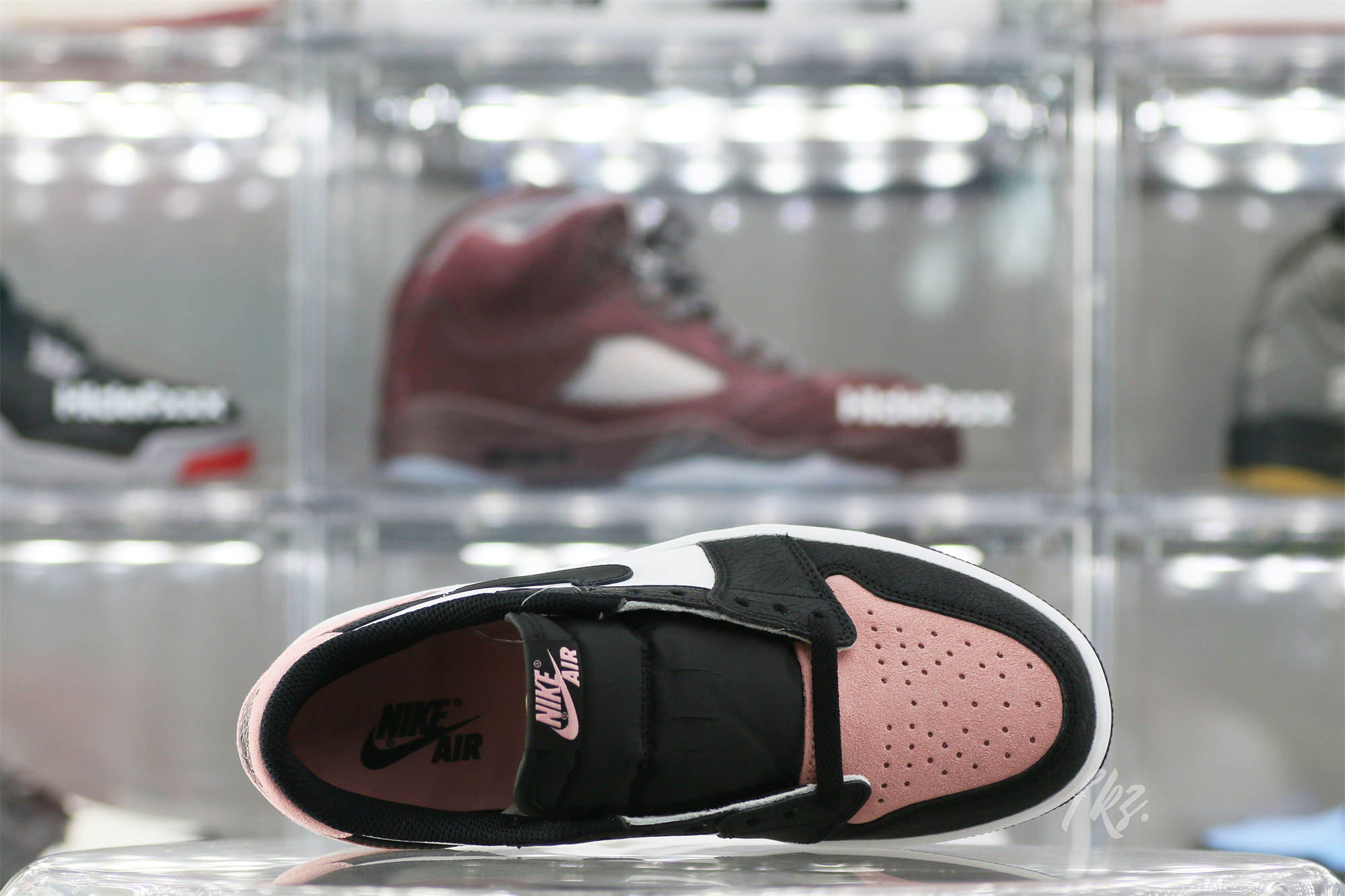 Air Jordan 1 Retro Low OG Bleached Coral 2021