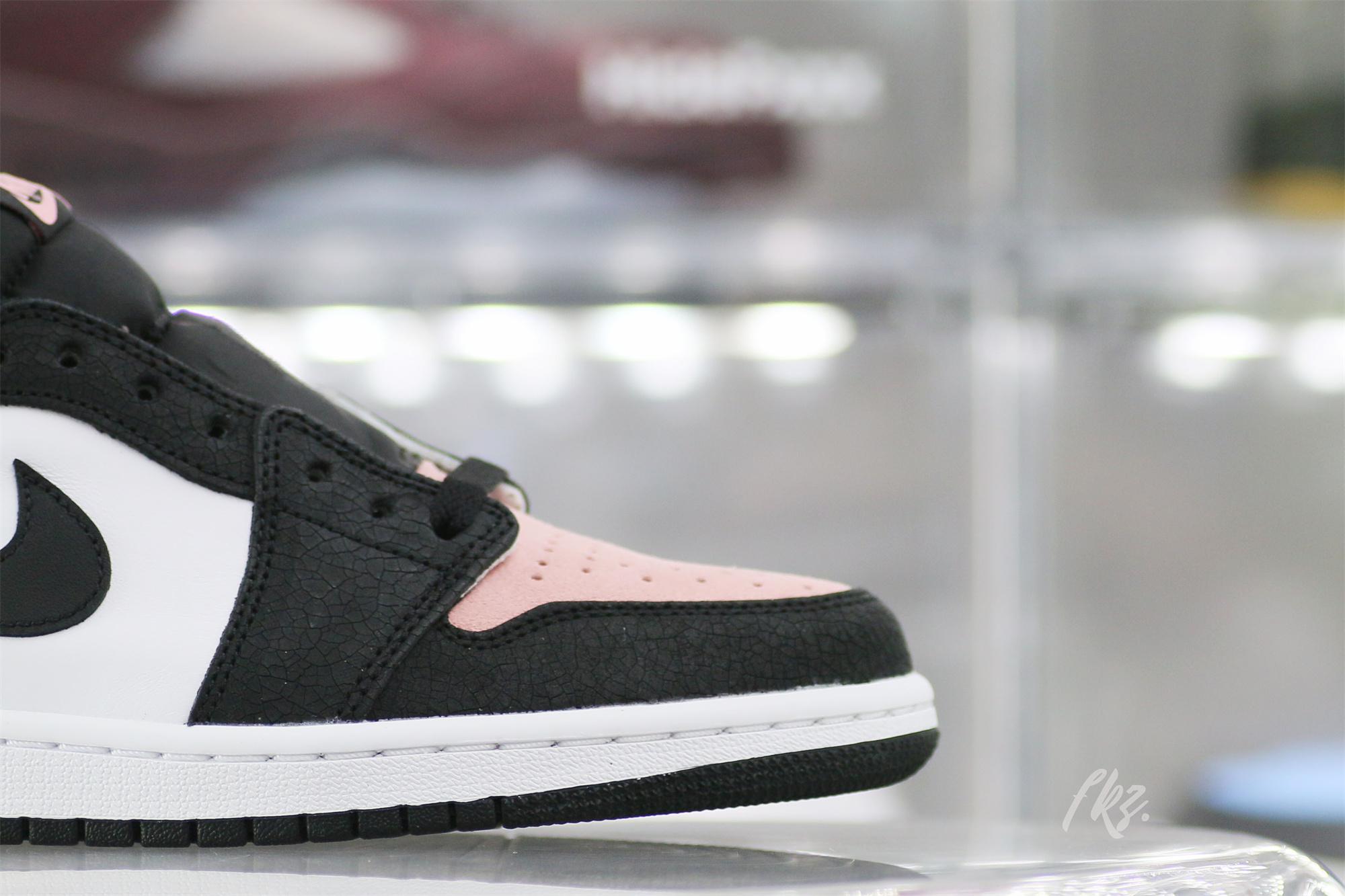 Air Jordan 1 Retro Low OG Bleached Coral 2021