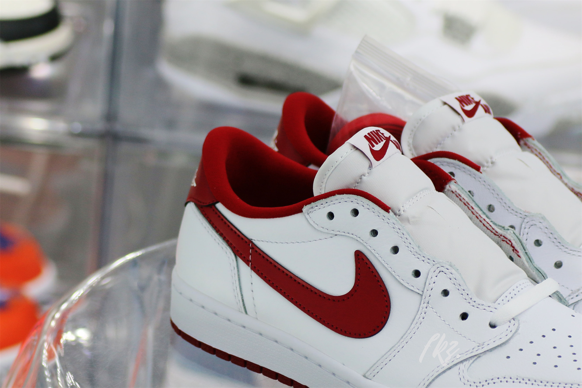 Air Jordan 1 Retro Low White Varsity Red