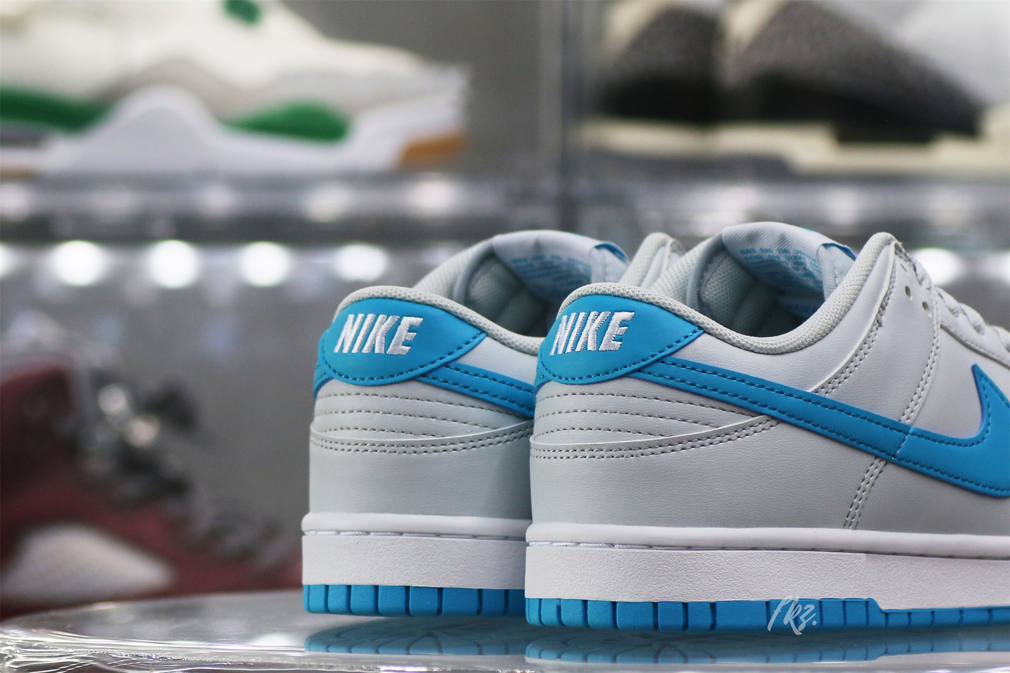 Nike Dunk Low Retro Pure Platinum Blue Lightning