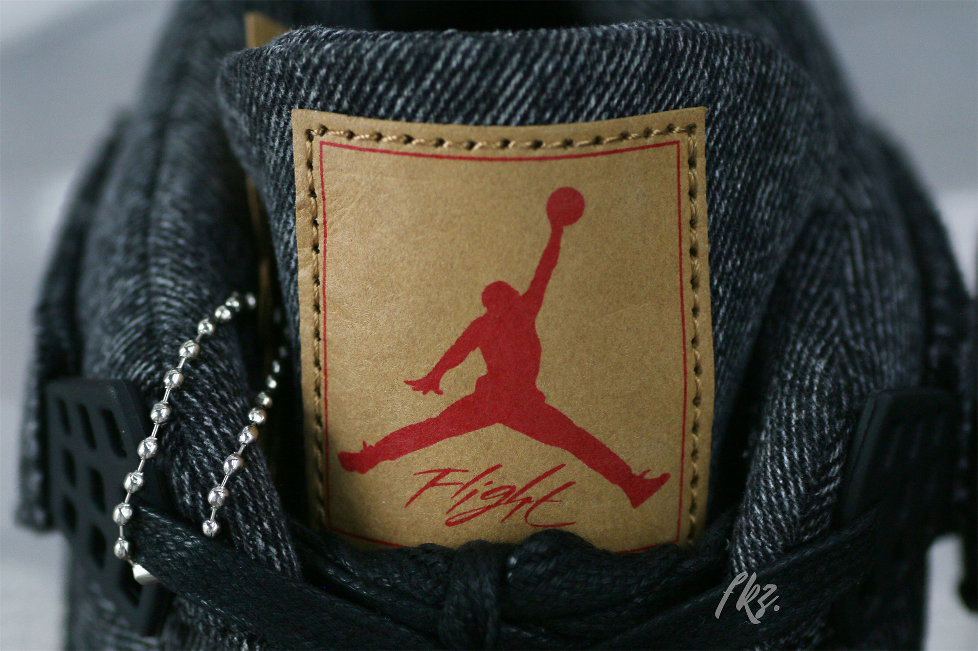 Air Jordan 4 Retro Levi’s Black (Levi’s Tag)
