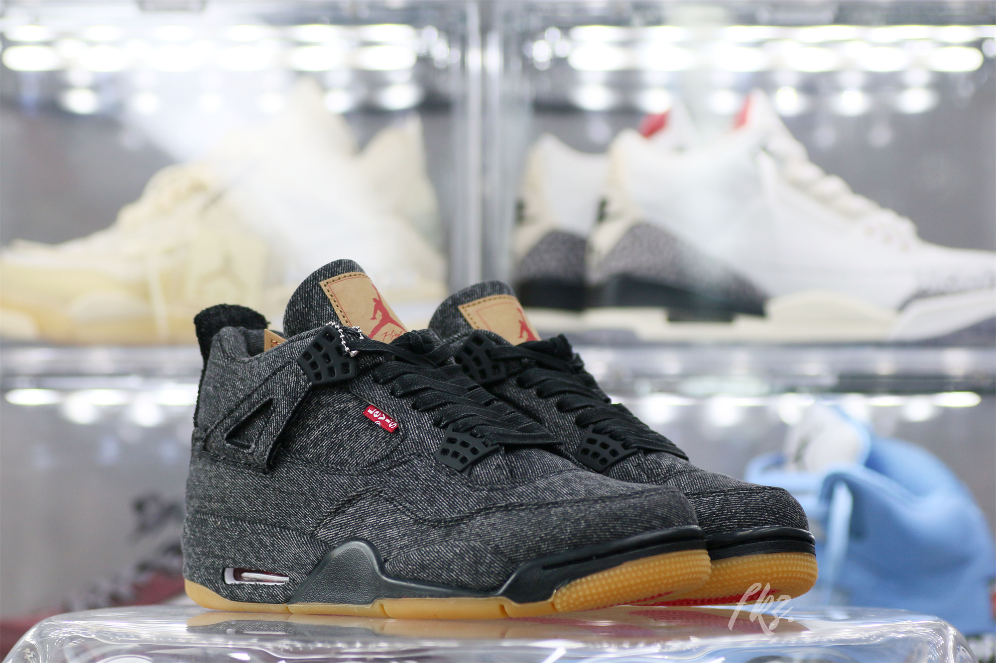 Air Jordan 4 Retro Levi’s Black (Levi’s Tag)