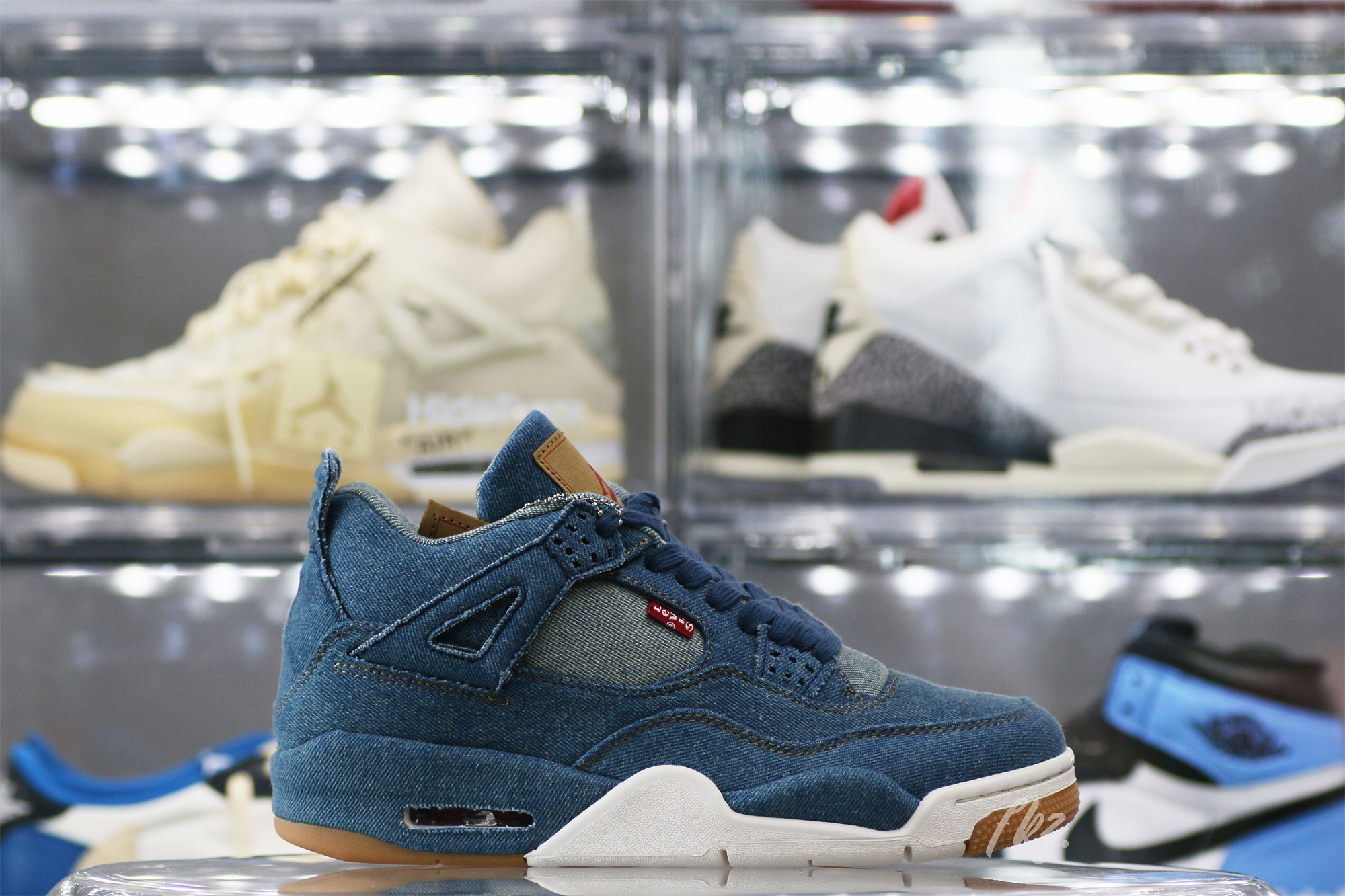 Air Jordan 4 Retro Levi’s Denim (Levi’s Tag)