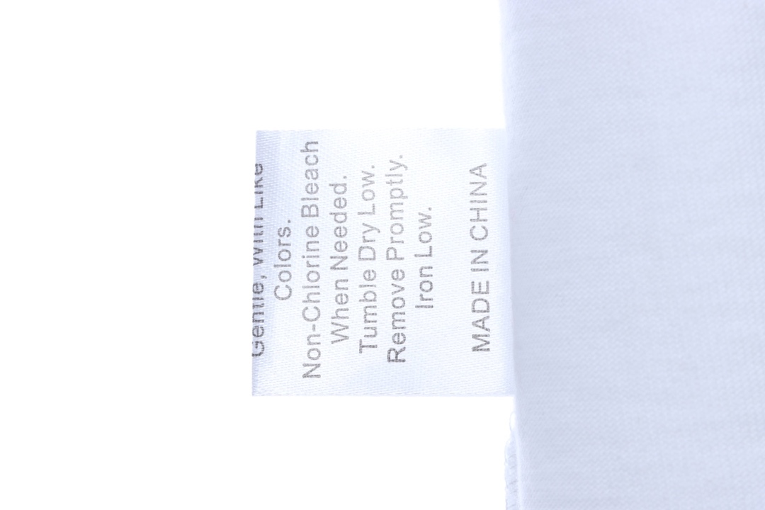 NOAH cross print letter short sleeve