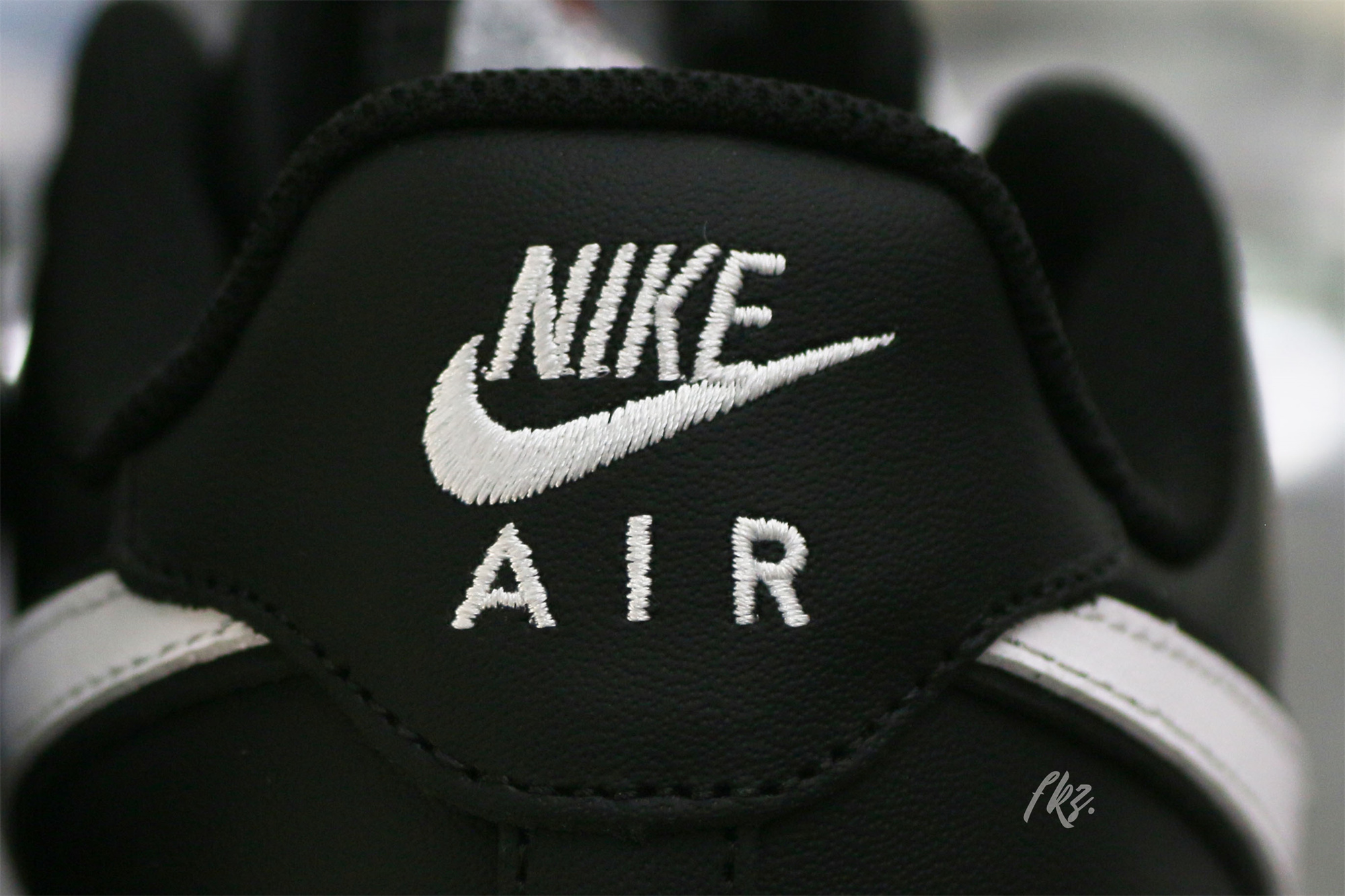 Nike Air Force 1 ’07 Low White Swoosh Panda