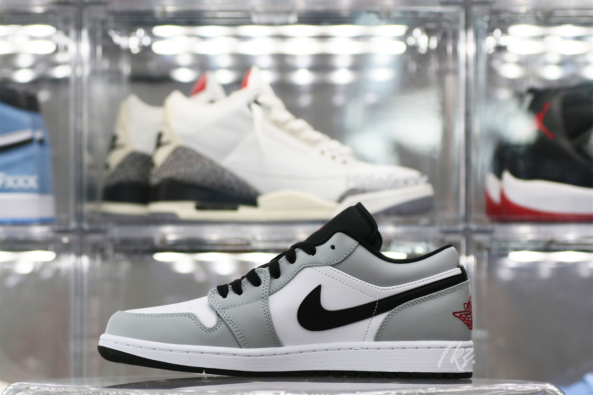 Air Jordan 1 Low Light Smoke Grey