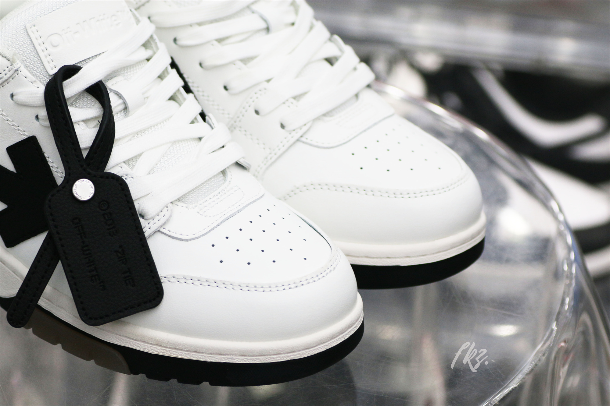 OFF-WHITE White & Black ‘Out Of Office’ Sneakers