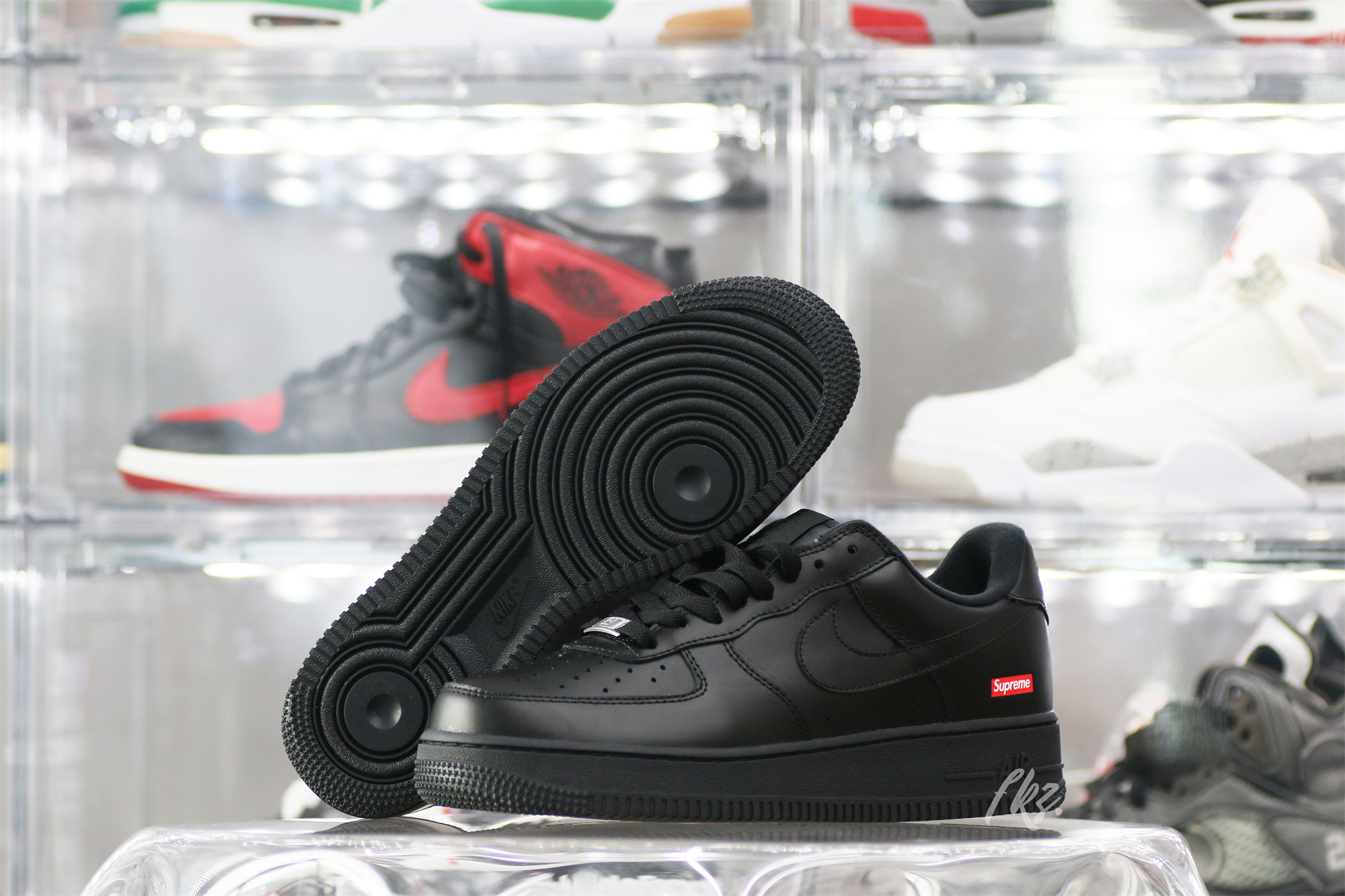 Nike Air Force 1 Low Supreme Black