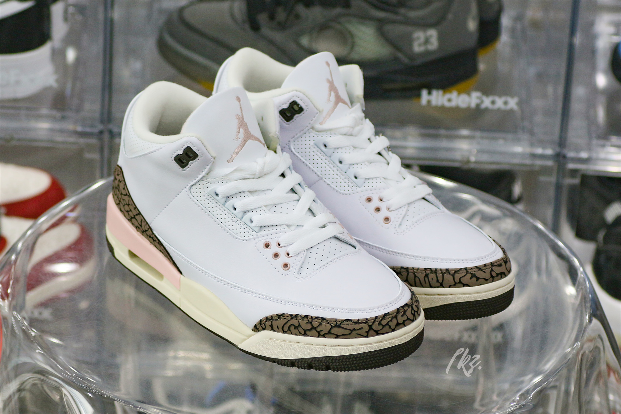 Air Jordan 3 Retro Neapolitan Dark Mocha