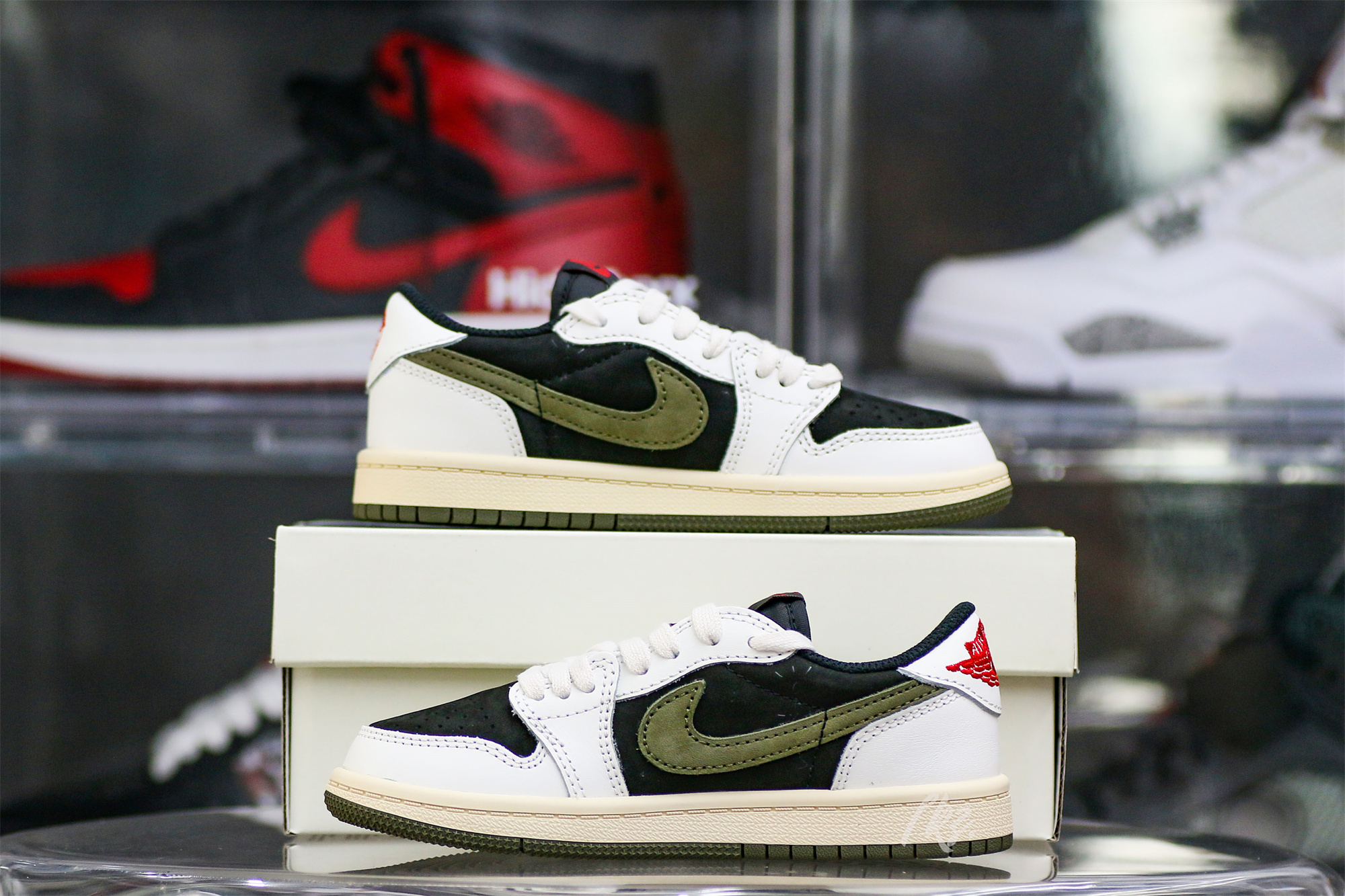 Travis Scott x Jordan 1 Retro Low OG SP Olive Kid (LN5 A1)