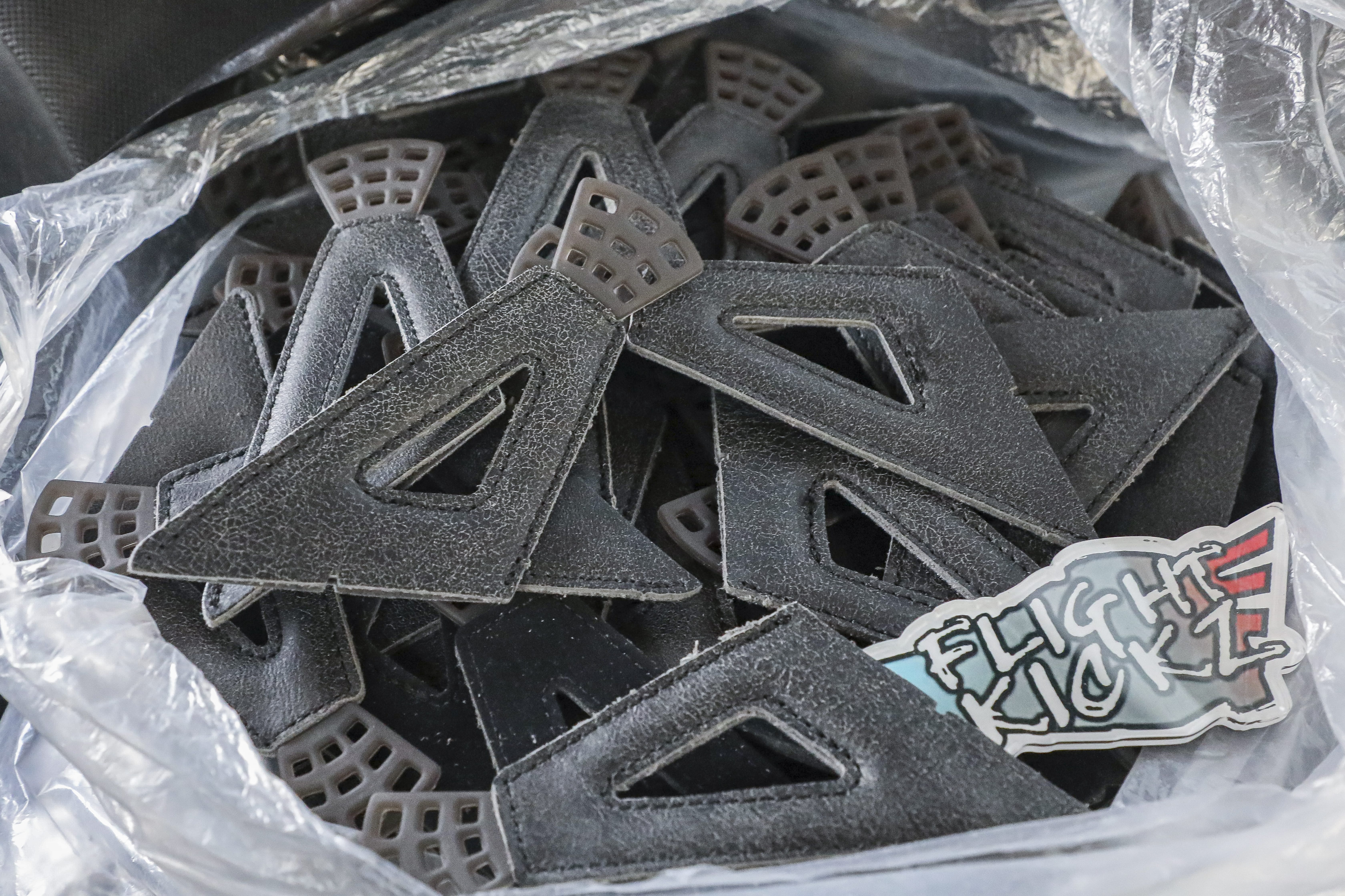 Air Jordan 4 Retro SE Craft Medium Olive (LN5 A1)