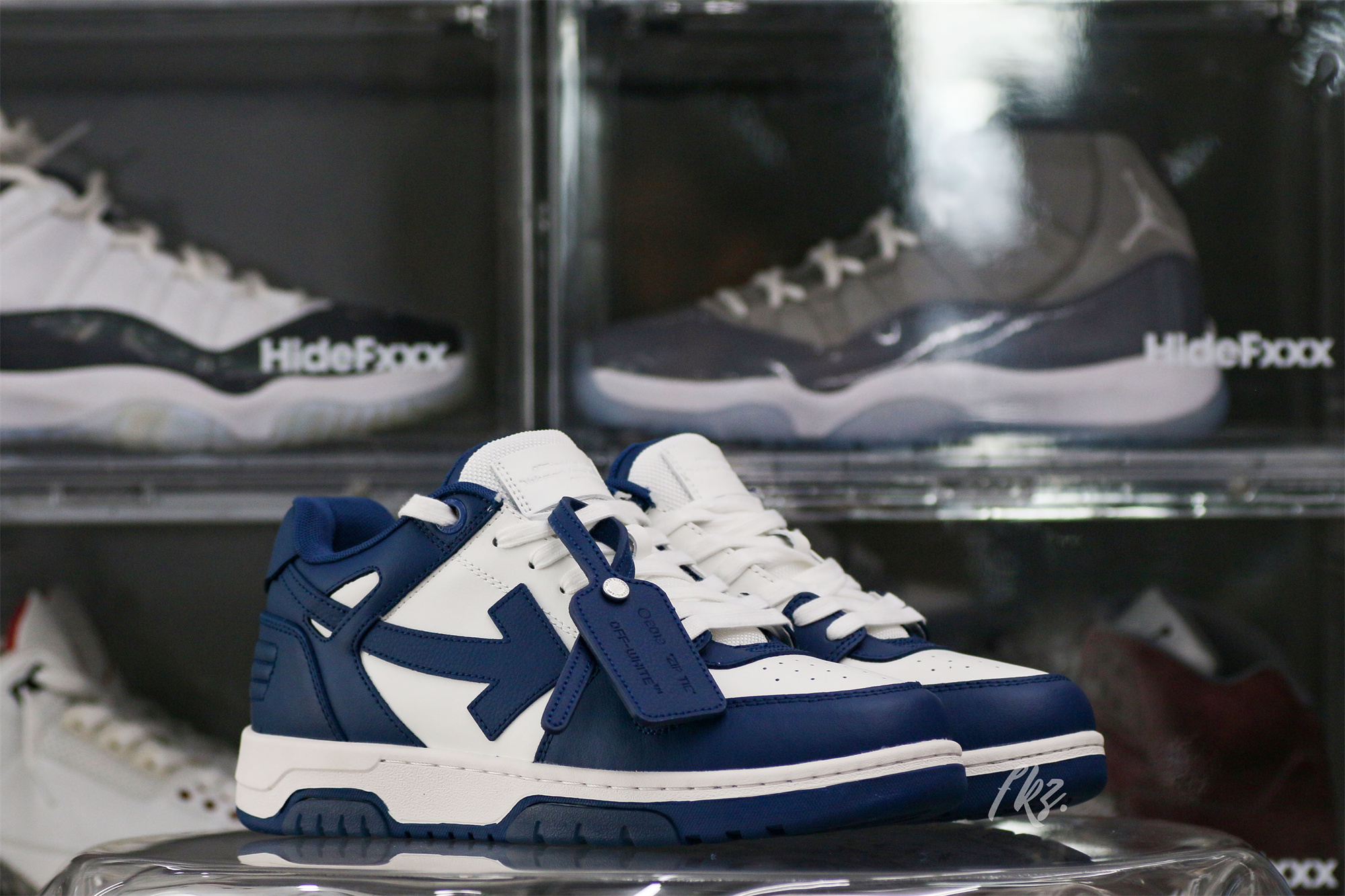 OFF-WHITE White & Navy Out Of Office Sneakers