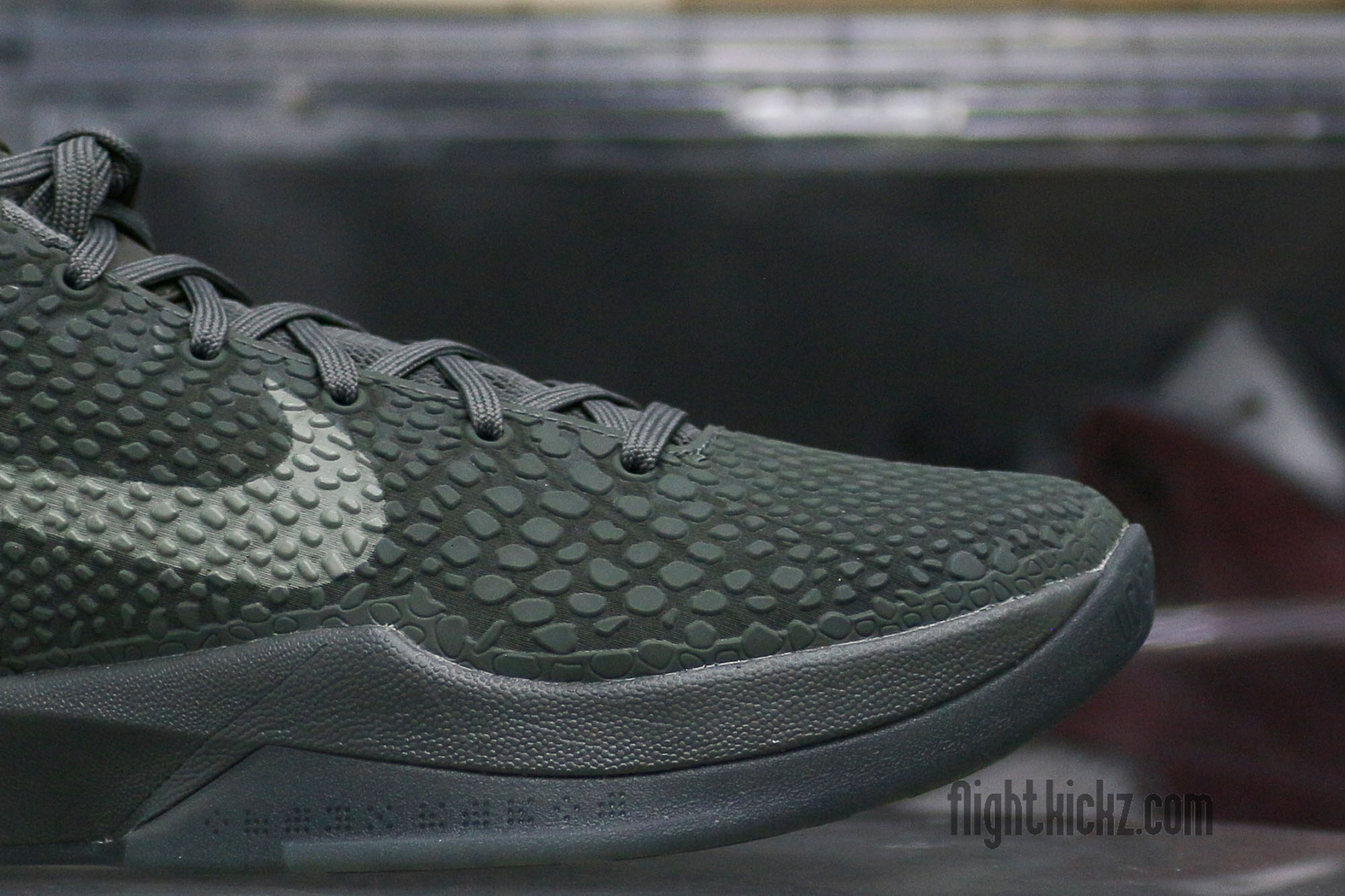 Zoom Kobe 6 Fade To Black 2016(A1 Batch)