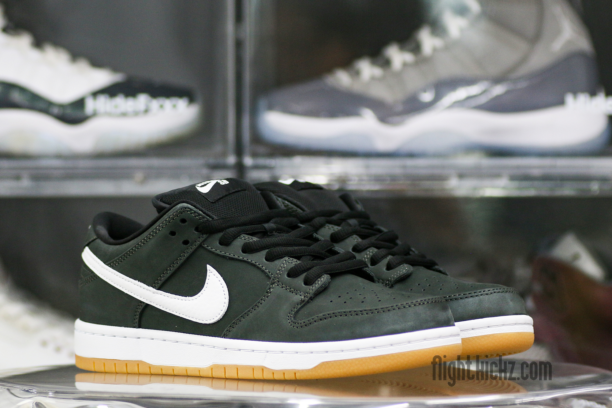 Nike Dunk SB Black Gum 2023