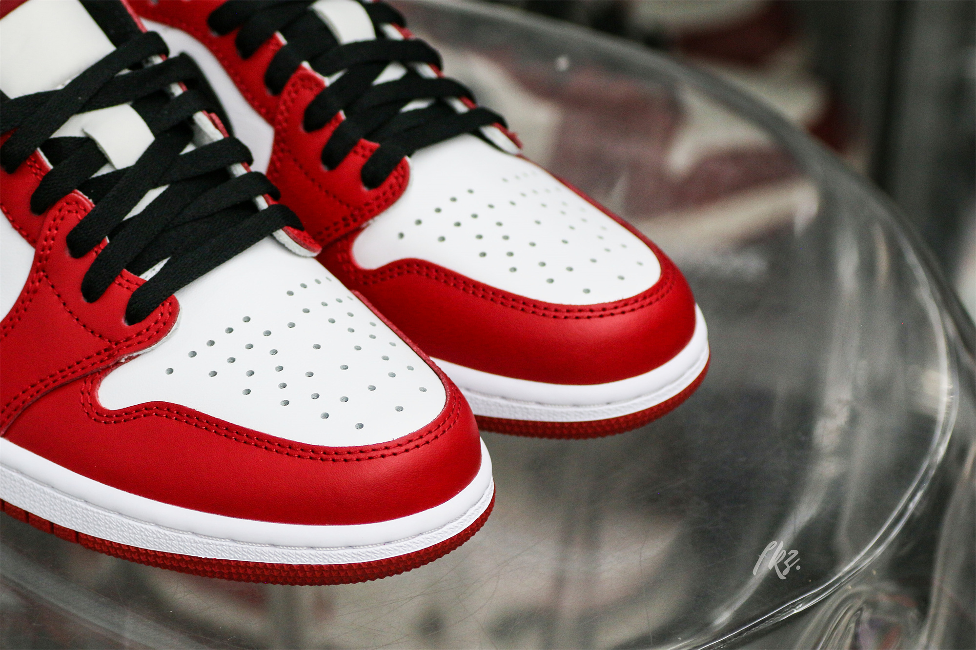 Air Jordan 1 Low Chicago 2016