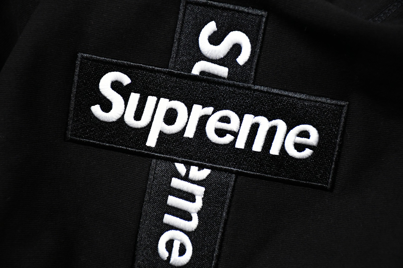 Supreme FW20 Week 15 Cross Box Logo Hooded Sweatshirt