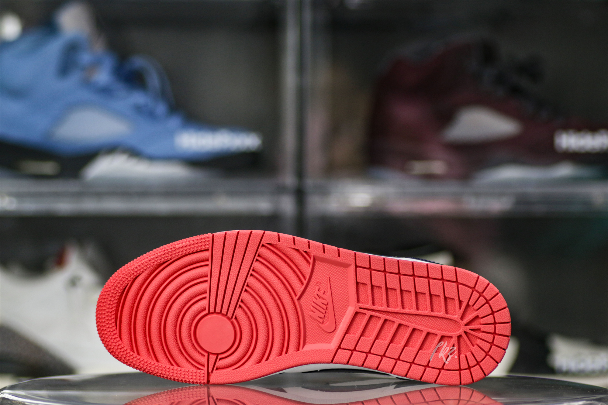 Air Jordan 1 Retro Low Obsidian Ember Glow 2018