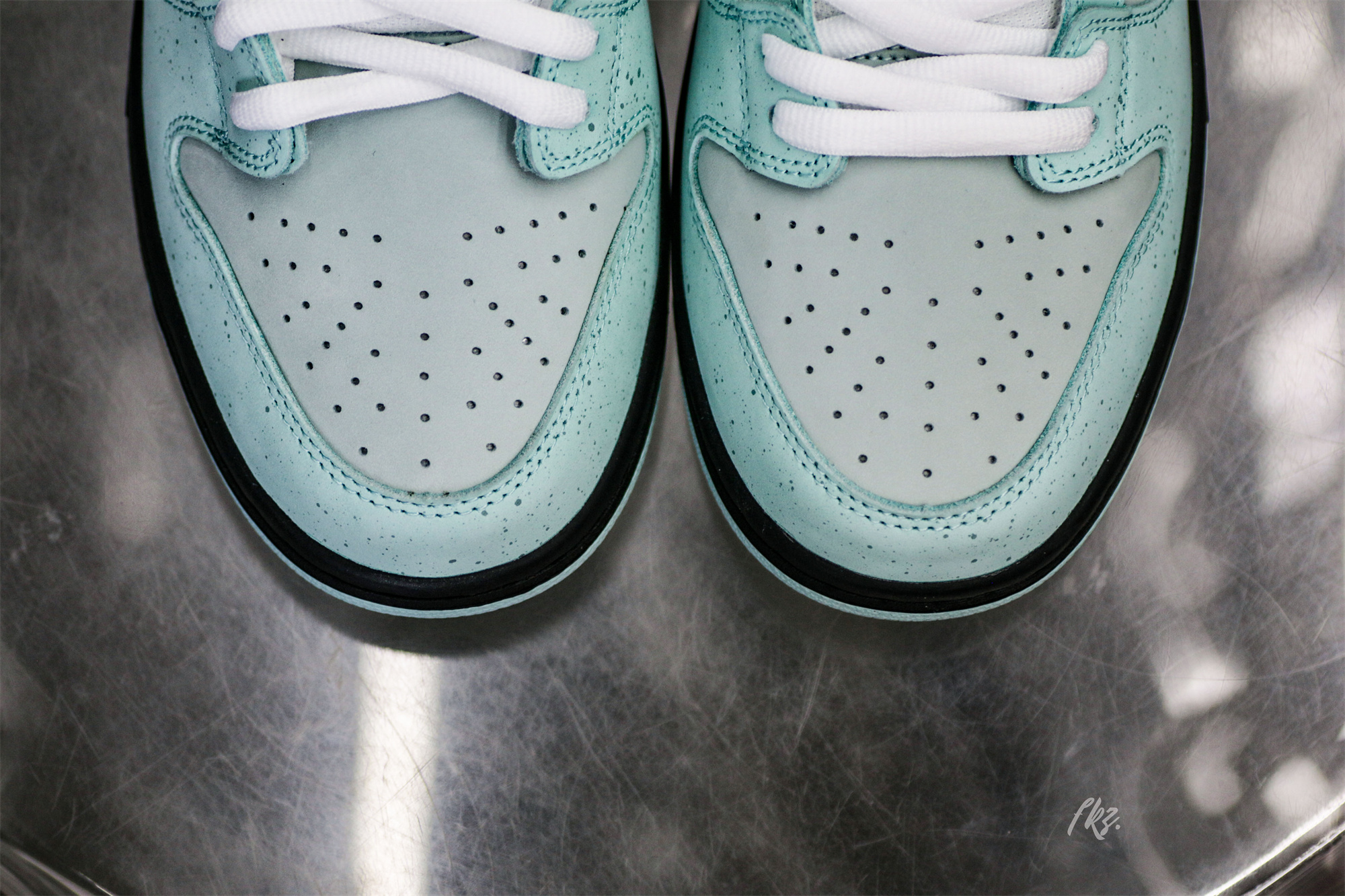 Tiffany & C0. X Nike Dunk Low Lobster