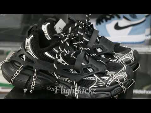 B@lenciag* 3XL Ski Sneaker in Black and white (Removable footwear chains)