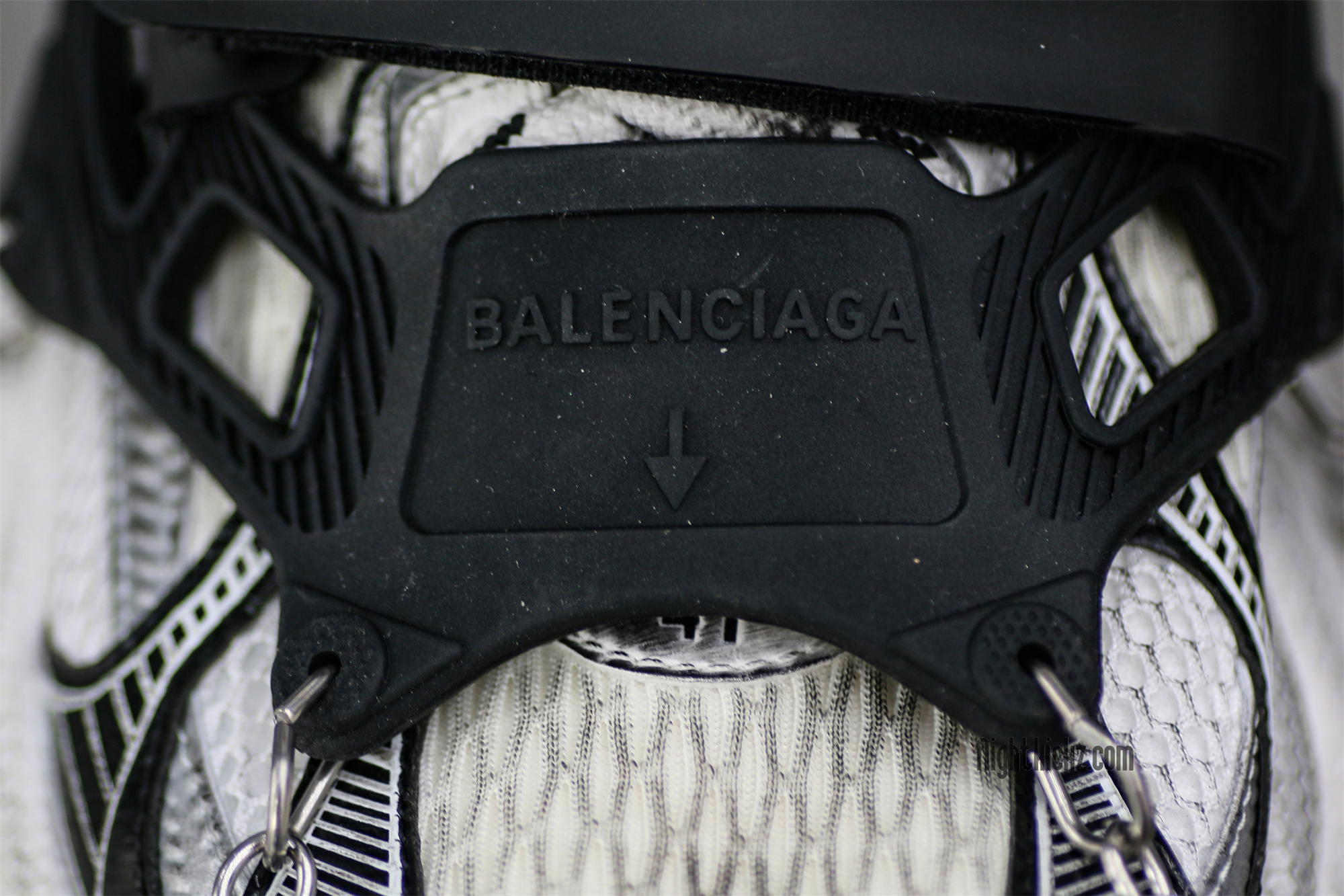 B@lenciag* 3XL Ski Sneaker in White (Removable footwear chains)