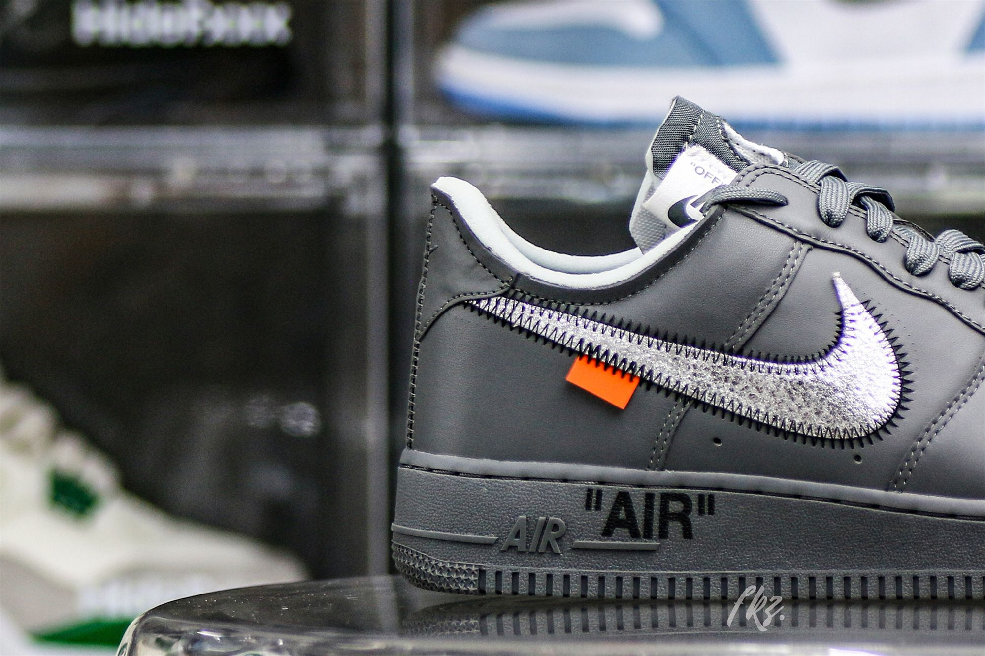 Off-White x Nike Air Force 1 Low Ghost Grey