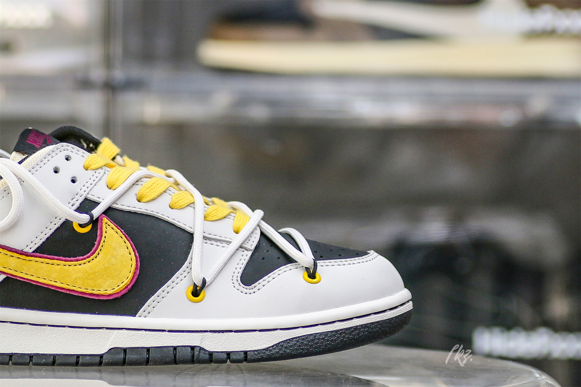 Otomo Katsuhiro x Nike Dunk One Piece Luffy White Yellow